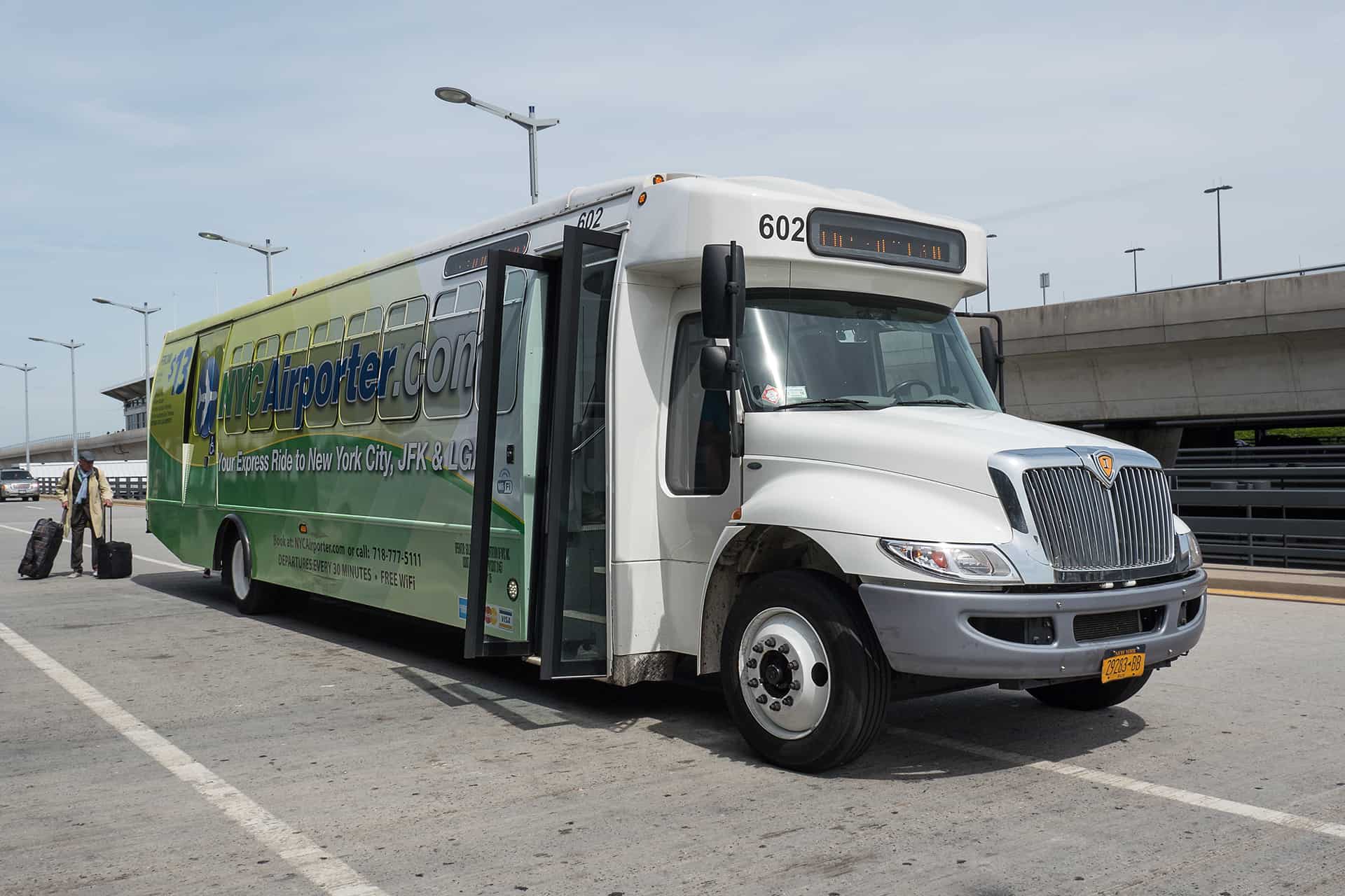 bus new york airporter aeroport jfk transfert