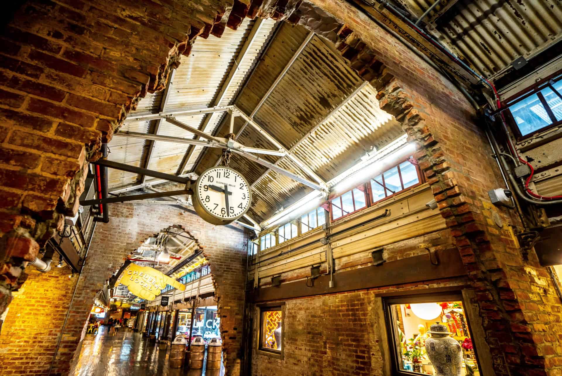 interieur du chelsea market à manhattan